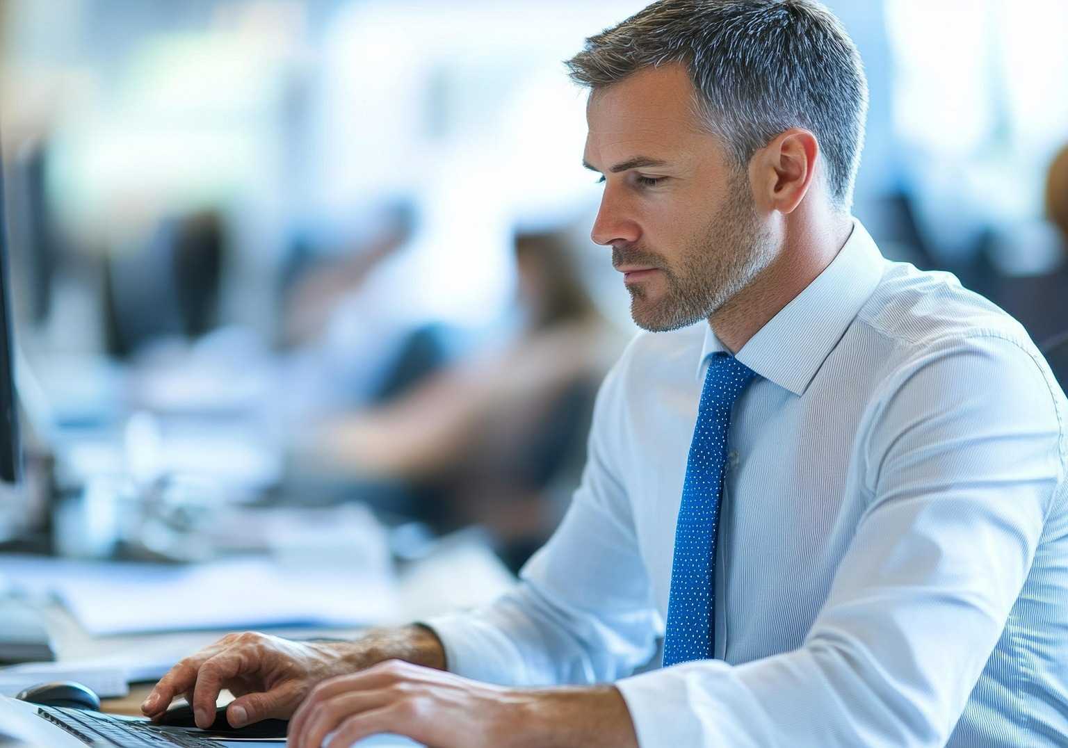 tungart7-businessman-8959727_1920.jpg